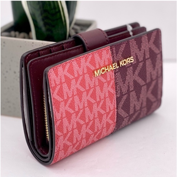 Michael Kors Jet Set Medium Two-Tone Logo Wallet - Picture 6 of 11